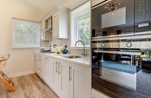 Upper Killay Casa | 2 Bed in Gower 91724