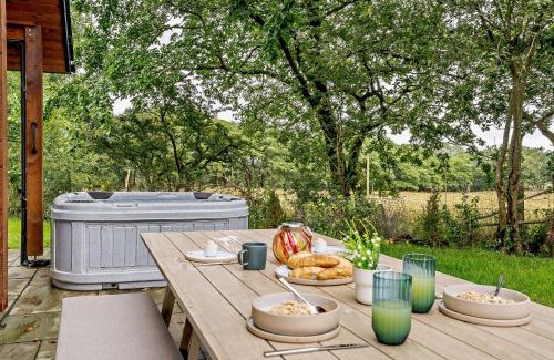 Upper Killay Casa | 2 Bed in Gower 91726