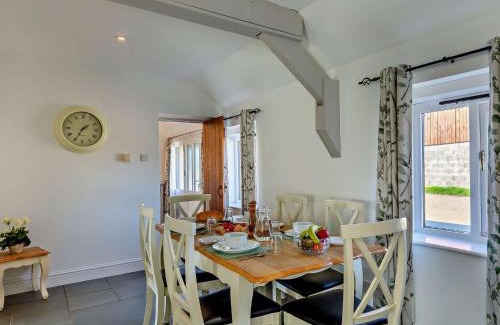 Hartland Casa | 2 Bed in Hartland FIREB
