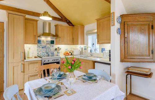 Holsworthy Casa | 2 Bed in Holsworthy 82819