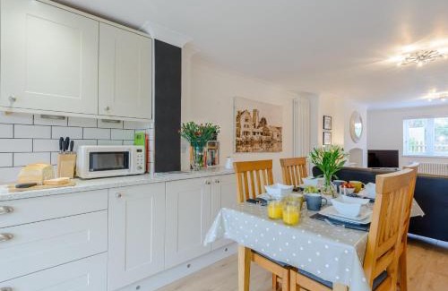Furzebrook Casa | 2 Bed in Isle of Purbeck DC118