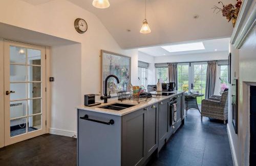 Lakeside Casa | 2 Bed in Lakeside 94926