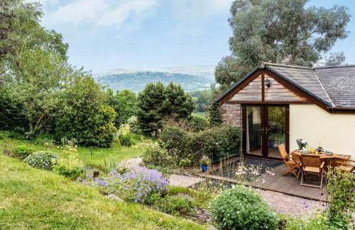 Crickhowell Casa | 2 Bed in Llangenny BN284