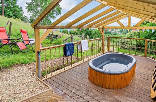 Crickhowell Casa | 2 Bed in Llangenny BN284