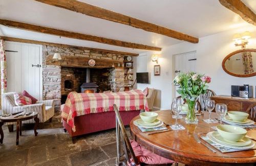 Llangynidr Casa | 2 bed in Llangynidr BN023