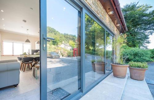 Llanybydder Casa | 2 Bed in Llanybydder oc-b32255