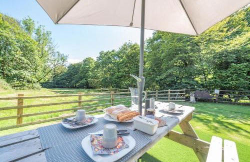 Llanybydder Casa | 2 Bed in Llanybydder oc-b32255
