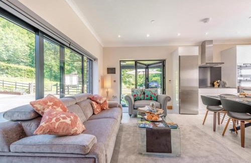 Llanybydder Casa | 2 Bed in Llanybydder oc-b32255