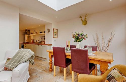 Ludwel Casa | 2 Bed in Ludlow 40329