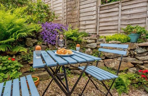 Nefyn Casa | 2 Bed in Nefyn 44492