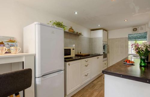 Nefyn Casa | 2 Bed in Nefyn 44492