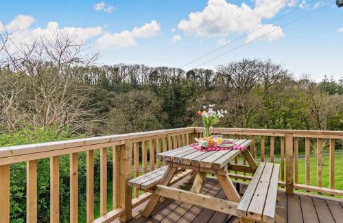 Newport Casa | 2 Bed in Newport 94717