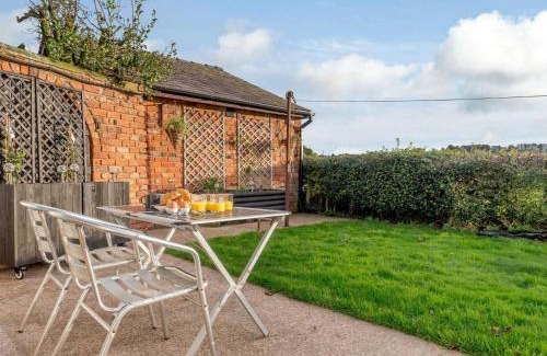 Norley Casa | 2 Bed in Northwich 85877