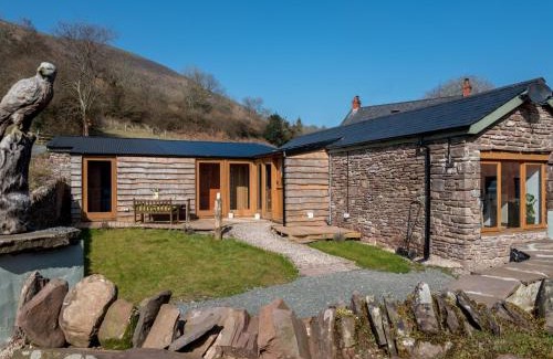 Llanfihangel Tal-y-llyn Casa | 2 Bed in Pengenffordd BN366