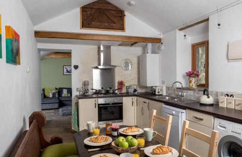 Llanfihangel Tal-y-llyn Casa | 2 Bed in Pengenffordd BN366