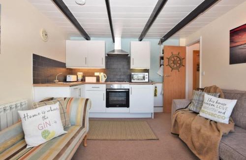 Polruan Casa | 2 Bed in Polruan PC041