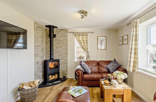 Caergeiliog Casa | 2 Bed in Rhosneigr 81515