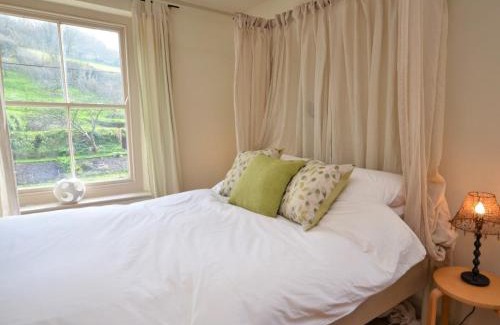 Chillington Casa | 2 Bed in South Allington FERN2