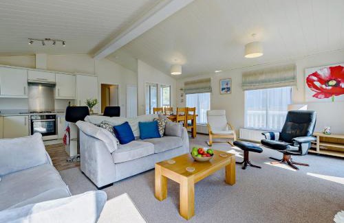 Amroth Casa | 2 Bed in Stepaside 91799