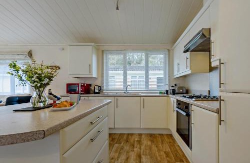 Amroth Casa | 2 Bed in Stepaside 91799