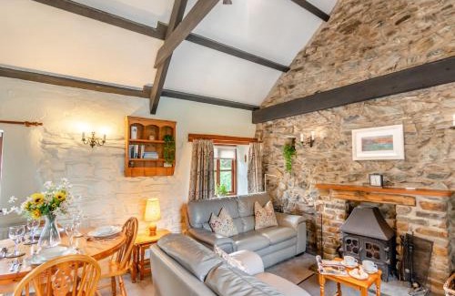 Trefin Casa | 2 Bed in Trefin 94123