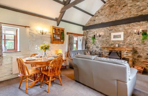 Trefin Casa | 2 Bed in Trefin 94123