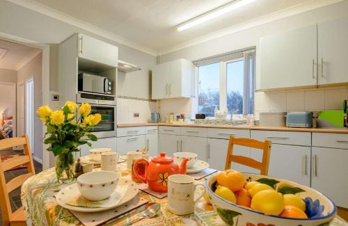 Whitstable Casa | 2 Bed in Whitstable 90344