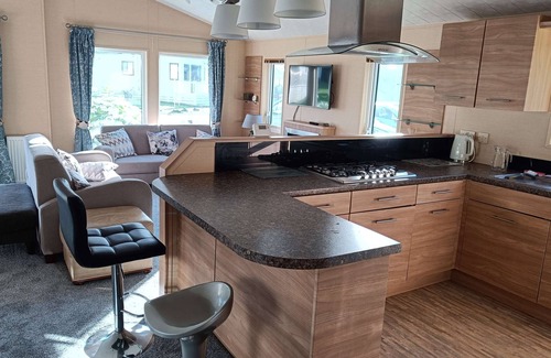 Bucks Cross Cabina | 2-Bed Luxury Lodge at Bideford Bay within walking distance of Clovelly