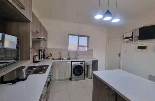 Centurion Apartamento | 2 bed-Pool-Gym-No Load Shedding