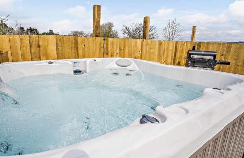 Llanybydder Casa | 2 bed property in Brynteg West Wales 81353