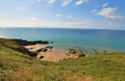 Polbathic Apartamento | 2 bed property in Whitsand Bay TYHAN