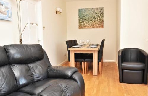 Polbathic Apartamento | 2 bed property in Whitsand Bay TYHAN