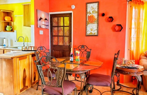 Florence Hall Village Casa | 2 Bed-sleeps 4-gated Community-5 Min Town Centre