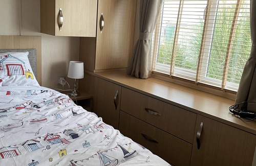 Great Yarmouth Cabina | Captivating 2-Bed Lodge in Great Yarmouth