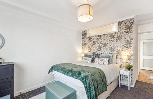 Southgate Apartamento | 2-Bed spacious Flat-2-minute walk to tube station
