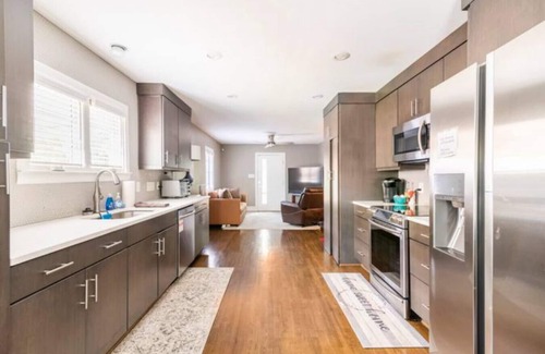 Biddleville Casa | 2 Bed luxury stay with updated bath/kitchen