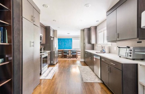 Biddleville Casa | 2 Bed luxury stay with updated bath/kitchen