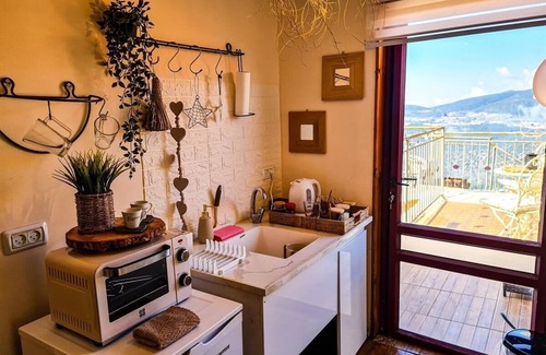 Safed Old City Casa | 2 Bed Suite in the Old City and Commercial District. 2 Balconies, Meiron Scenery