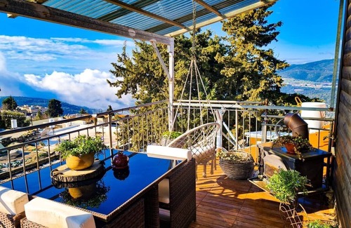 Safed Old City Casa | 2 Bed Suite in the Old City and Commercial District. 2 Balconies, Meiron Scenery