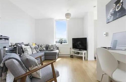 Riverside Apartamento | 2-Bed Terrace Flat Close to Tower Bridge
