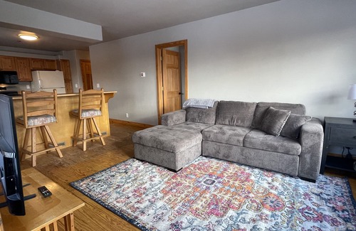 Homer Apartamento | 2 bed with amazing views of bay & glacier, hot tub, private deck & fish storage