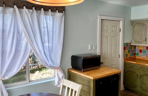 Las Cruces Casa | 2 bed with W/D, pets ok, 5 min to Farmers Market