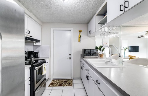 Coral Terrace Casa | 2 Bed2 Bath House with Backyard Jacuzzi