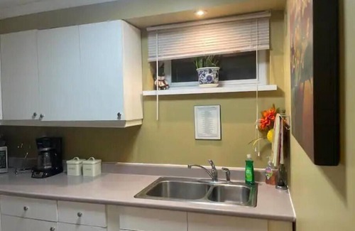Alderwood Apartamento | 2 BEDR00M APT-Etobicoke-Spacious & Bright
