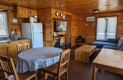Port Severn Cabaña | 2 BEDRM WATERFRONT COTTAGE, CANOE, KAYAKS, WIFI
