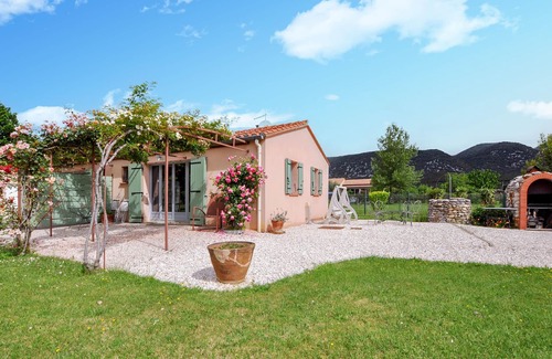 Caudies-de-Fenouilledes Casa | 2 bedroom accommodation in Caudiès-de-Fenouillède