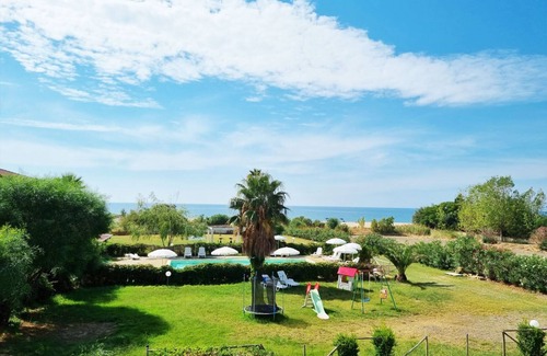 Capo Rizzuto Apartamento | Apartamento de tres habitaciones con vista al mar | Residencia Barko Le Castella