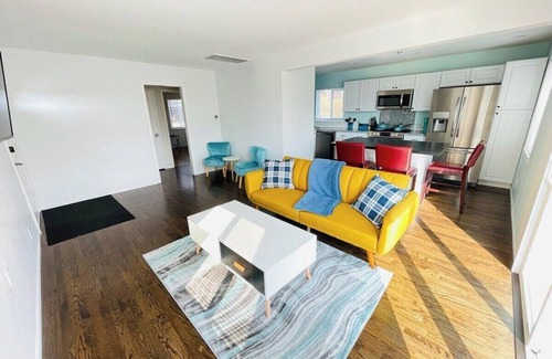 West University Casa | 2-Bedroom/1-Bath/Pet OK/Sleeps 8