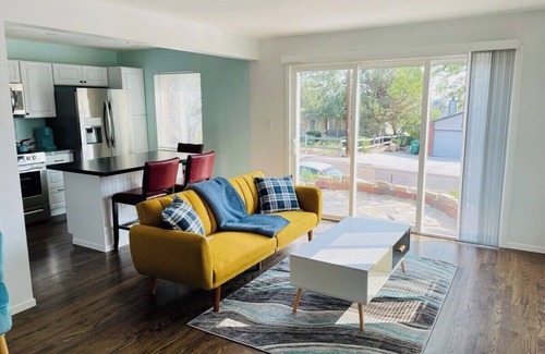 West University Casa | 2-Bedroom/1-Bath/Pet OK/Sleeps 8