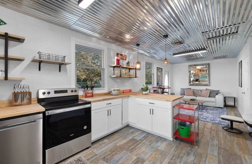 Biggar Apartamento | 2 bedroom, 1 bath pool view Private suite